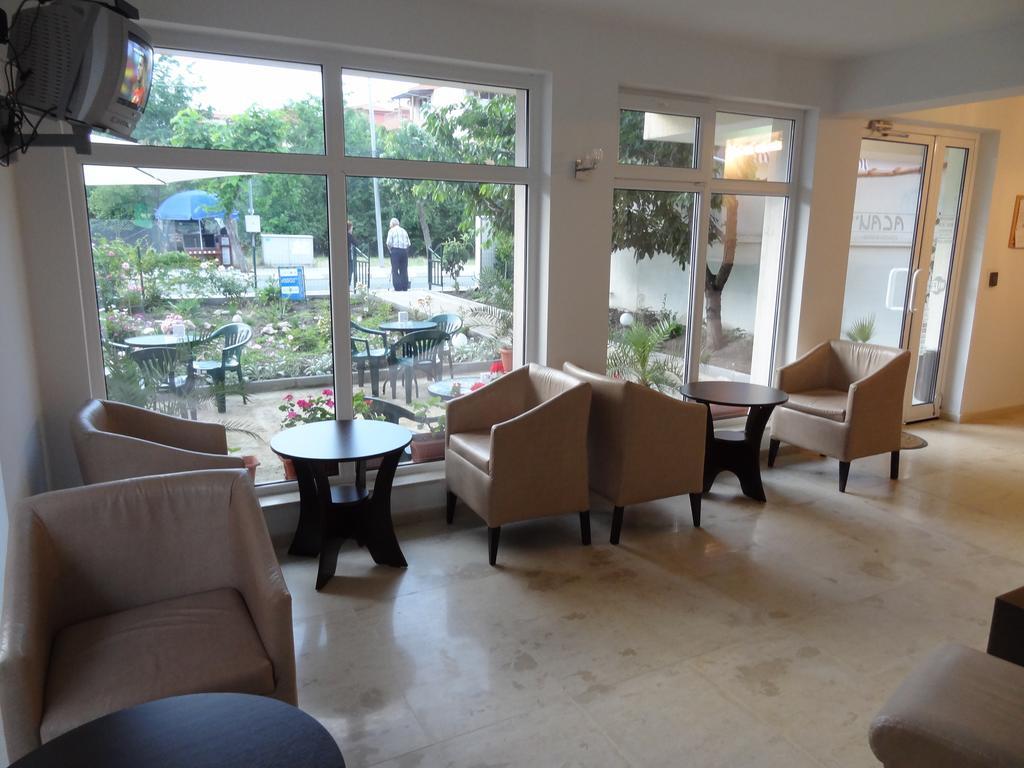 Family Нouse -Нotel Asai Ravda Exterior photo