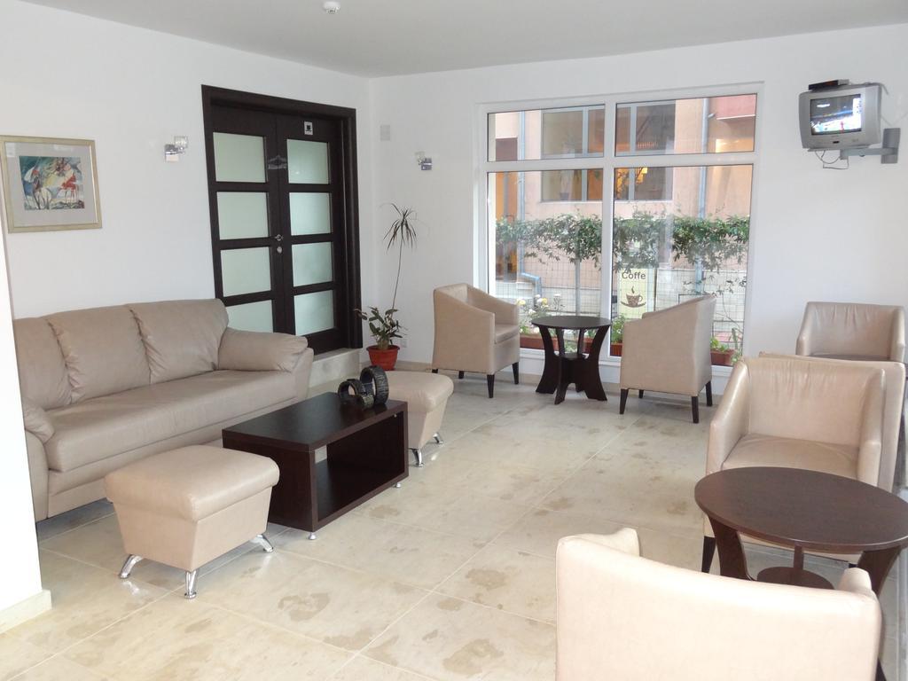 Family Нouse -Нotel Asai Ravda Exterior photo